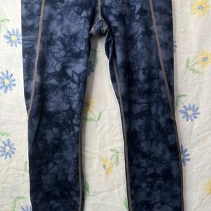 Athleta Powervita Tie Dye Salutation 7/8 Women's M Athletic Leggings Blue
